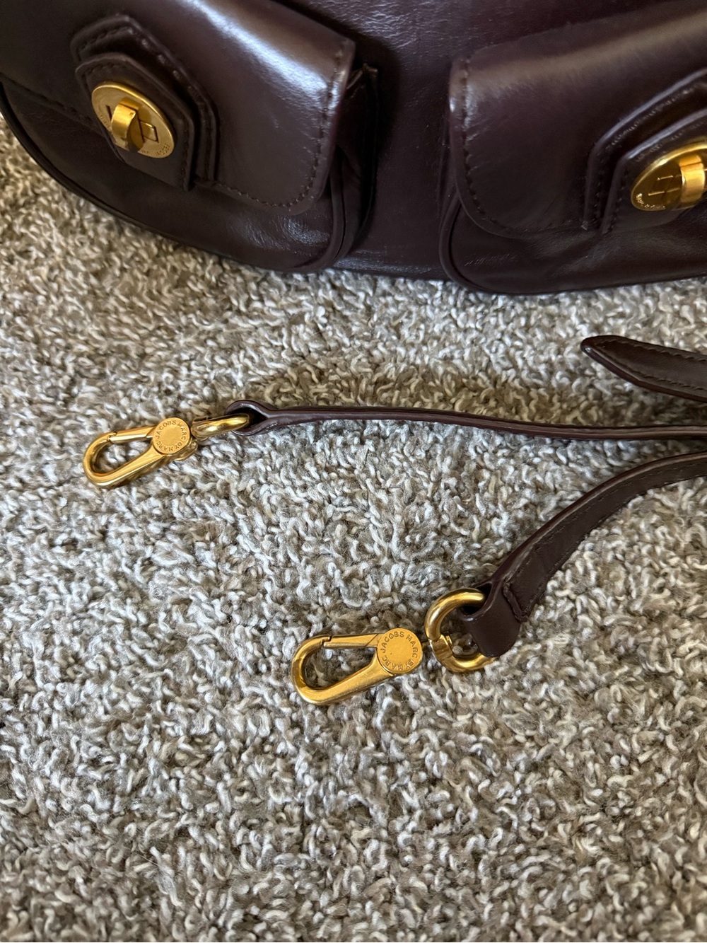 Marc By Marc Jacobs Chocolate Brown Leather Shoulder Bag with Gold Hardware - Picture 6 of 12